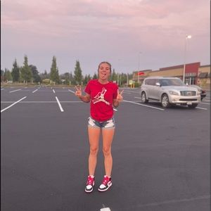 Meet your Posher, Aurora